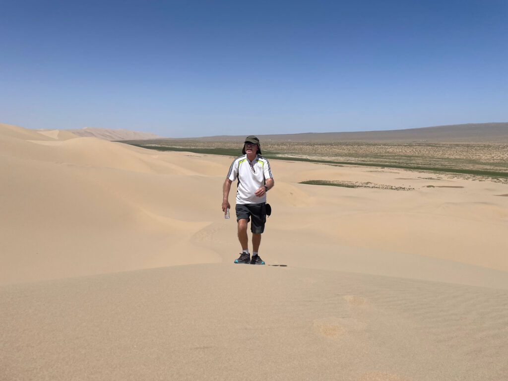 Khongor sand dunes